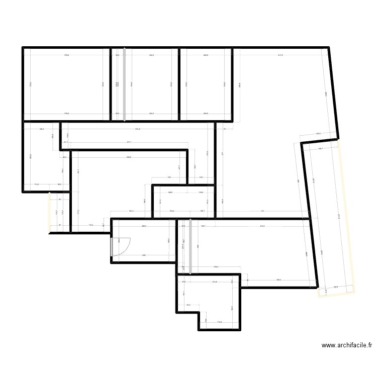 Gran de Gracia - Thilo. Plan de 15 pièces et 132 m2