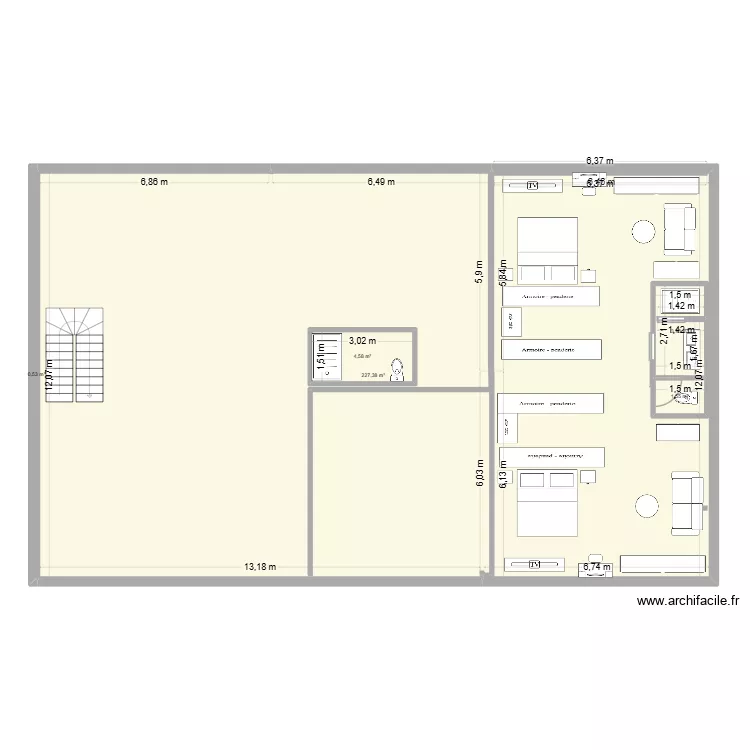 Mouko principal. Plan de 5  et 250 m²