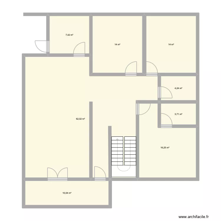 Mamadou. Plan de 8  et 132 m²