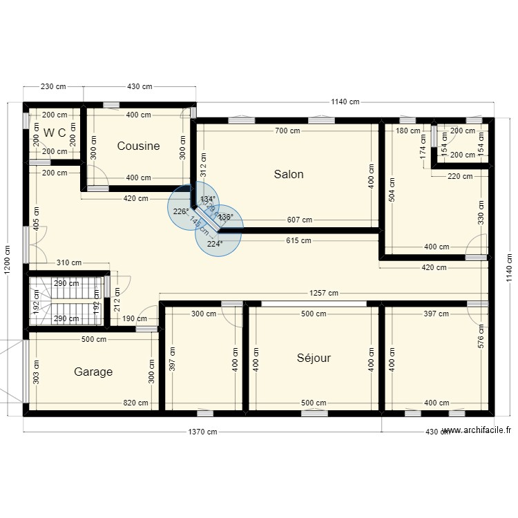 école. Plan de 9 pièces et 184 m2