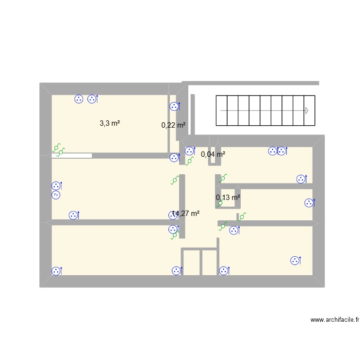 paris. Plan de 5 pièces et 18 m2