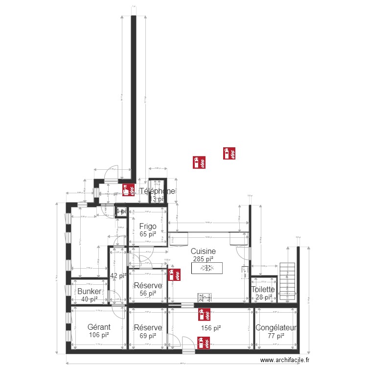 Rez chaussé. Plan de 12 pièces et 88 m2