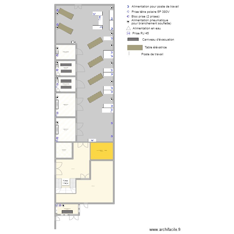 Pole SAV. Plan de 14 pièces et 923 m2