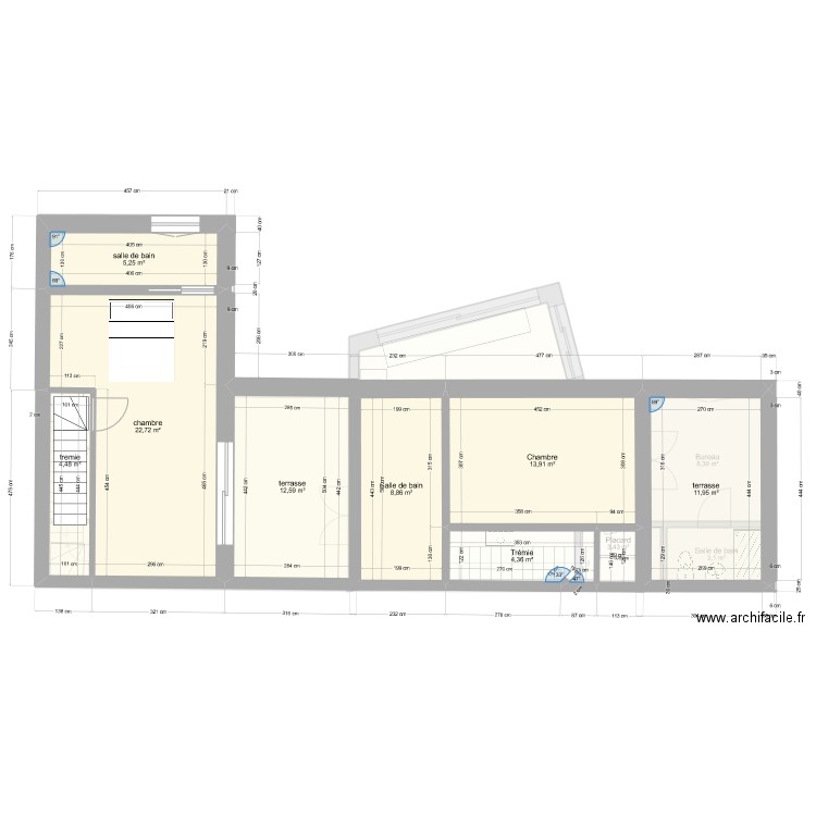 Naf avec terrasse agglo. Plan de 14 pièces et 182 m2