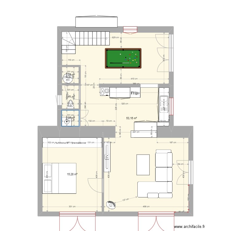 rez poele. Plan de 5 pièces et 72 m2