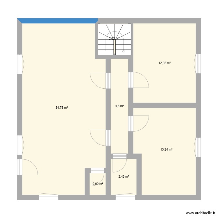 RDC. Plan de 7 pièces et 71 m2