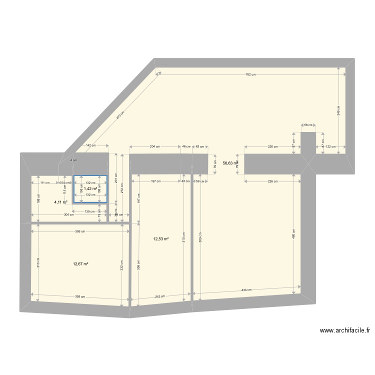 Dinan. Plan de 5 pièces et 87 m2