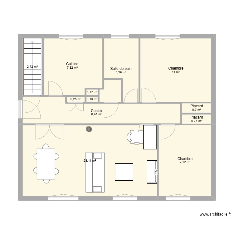 BASE. Plan de 12 pièces et 70 m2