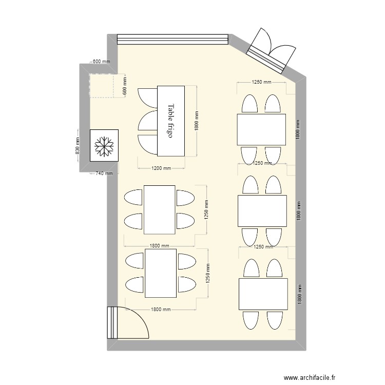 Ercan Dislad. Plan de 1 pièce et 35 m2