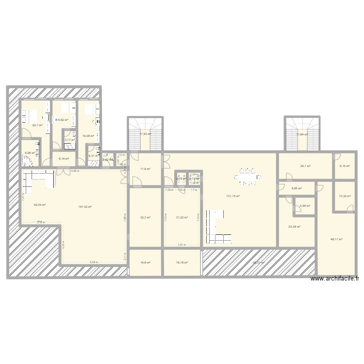 P 11-12. Plan de 27 pièces et 793 m2