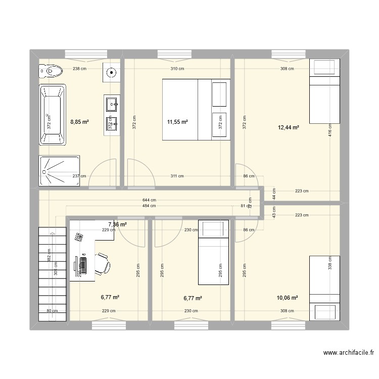 Etage. Plan de 7 pièces et 64 m2