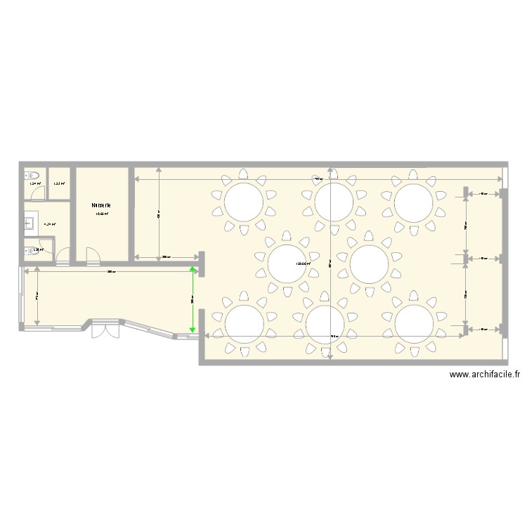 SALLE DE RECEPTION avec tables rondes. Plan de 0 pièce et 0 m2