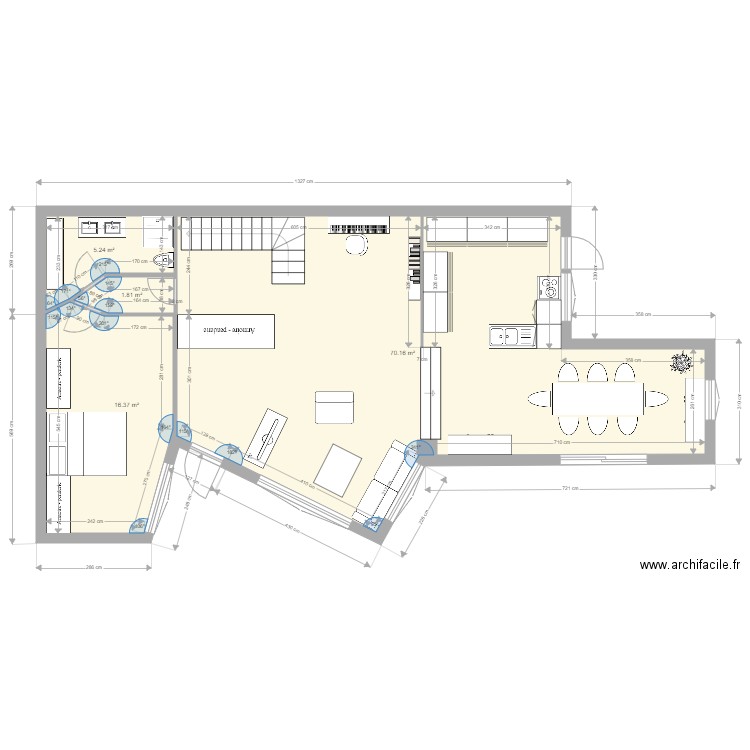 Rez de chaussée. Plan de 0 pièce et 0 m2