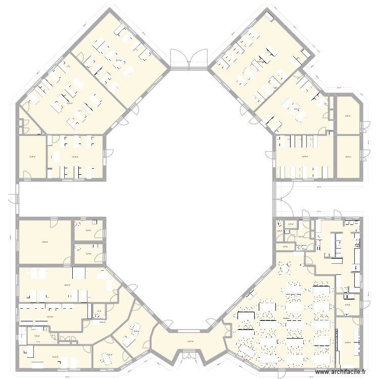 MFR. Plan de 37 pièces et 1112 m2