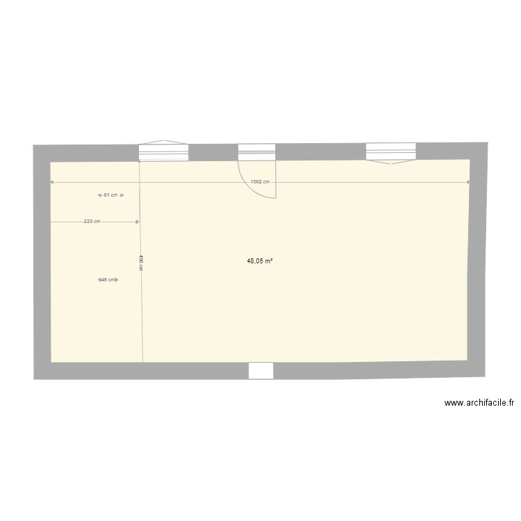 vielle maison vide. Plan de 1 pièce et 48 m2