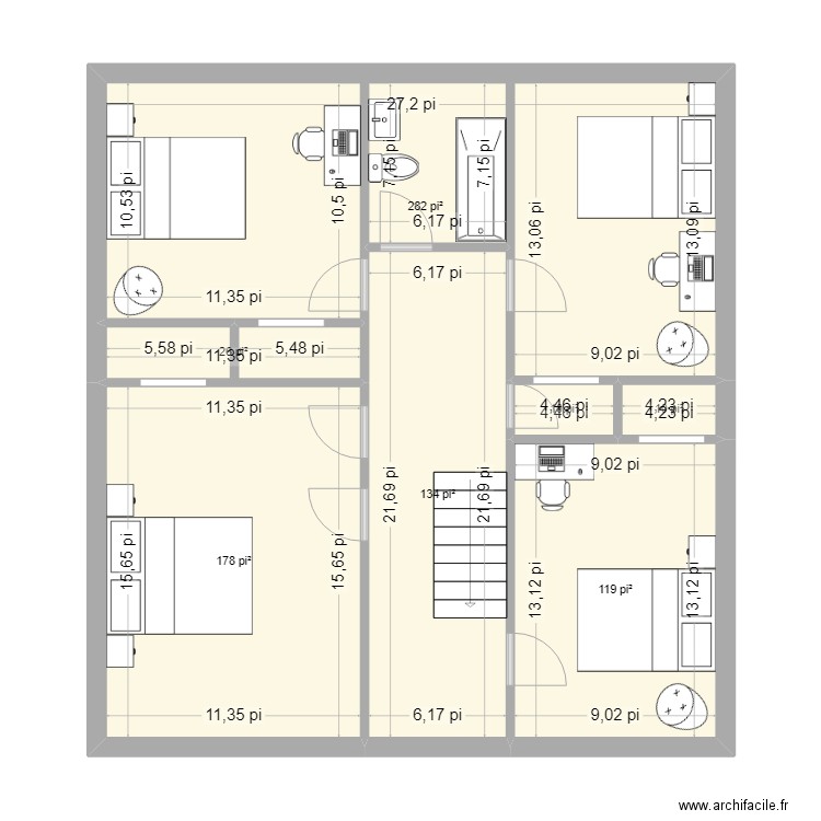 plan maison. Plan de 7 pièces et 70 m2