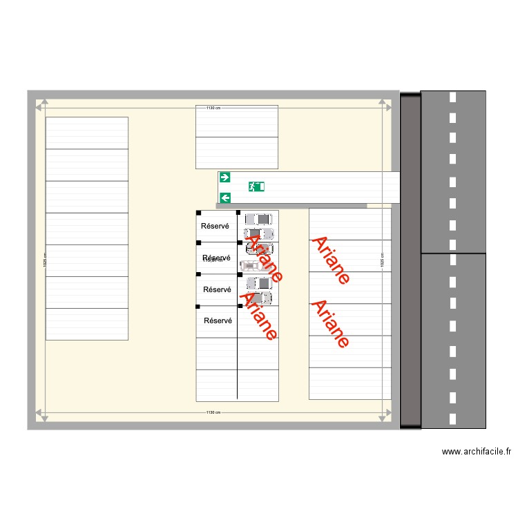 Parking. Plan de 1 pièce et 116 m2