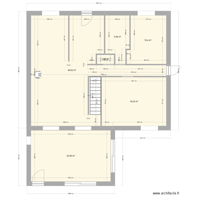 Maison. Plan de 6 pièces et 108 m2