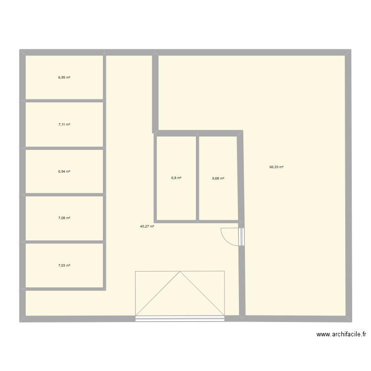 Vaiges. Plan de 9 pièces et 160 m2