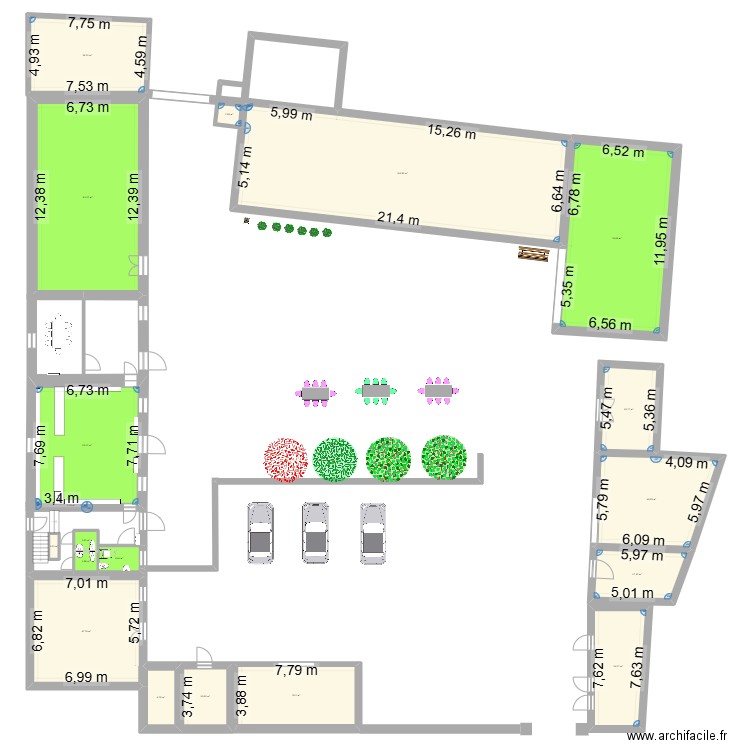 cour Projet. Plan de 19 pièces et 600 m2