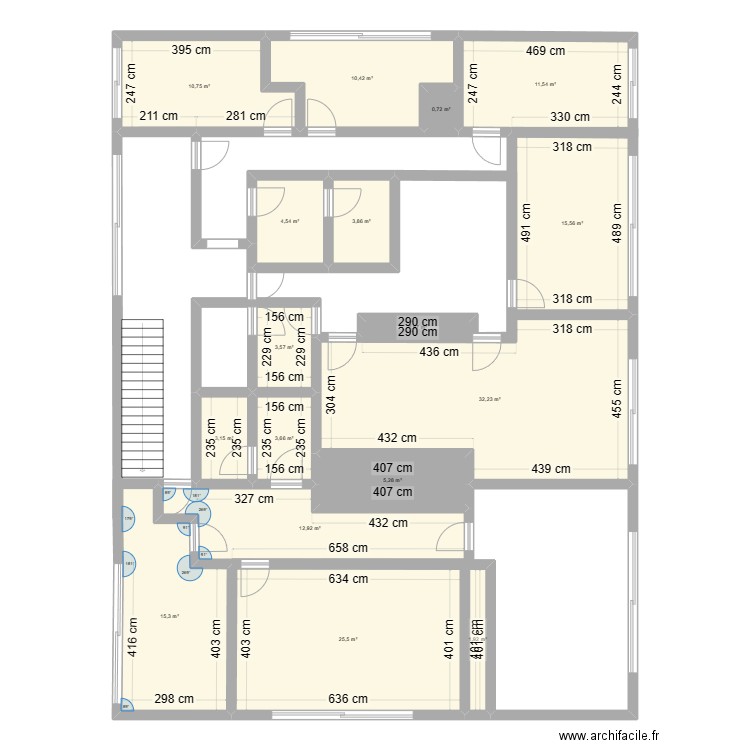 étage E2C. Plan de 17 pièces et 162 m2