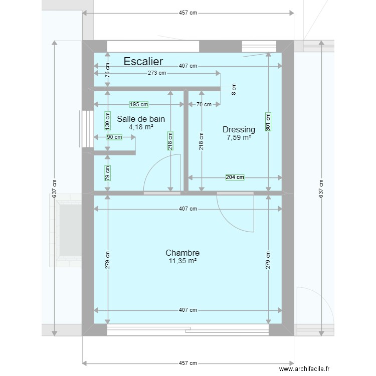 Escalier droit. Plan de 13 pièces et 149 m2