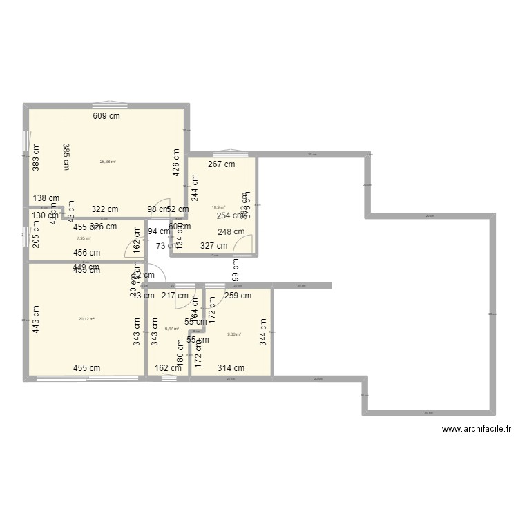 MAISON VARCES . Plan de 6 pièces et 81 m2