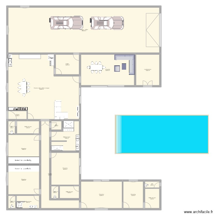 Plain pied. Plan de 22 pièces et 475 m2