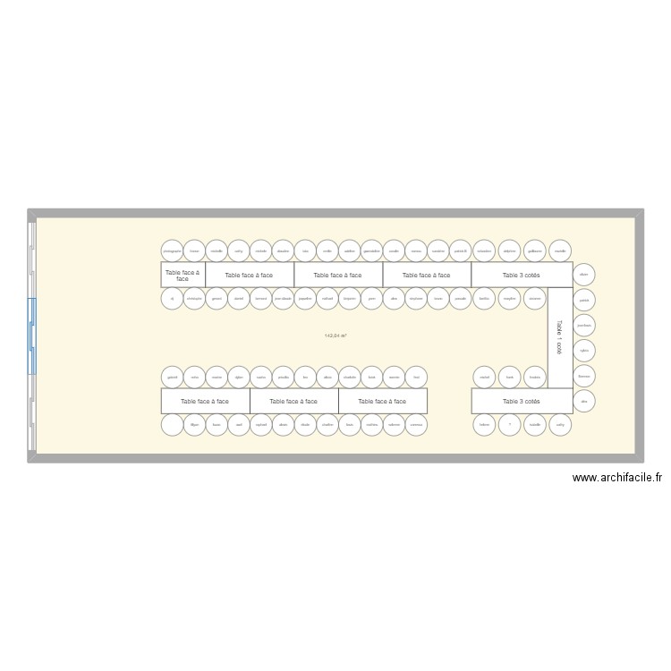 plan de table. Plan de 1 pièce et 142 m2