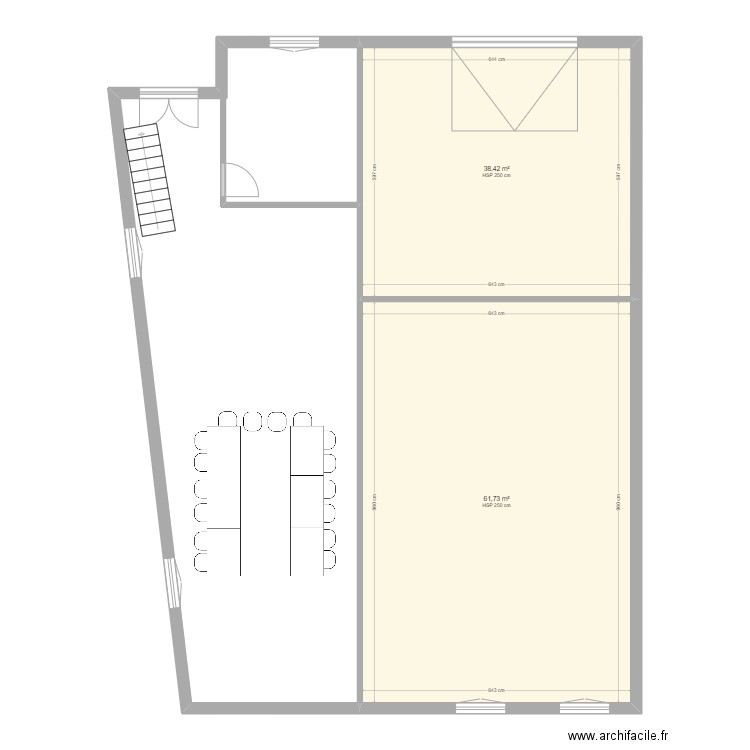 local technique. Plan de 3 pièces et 276 m2