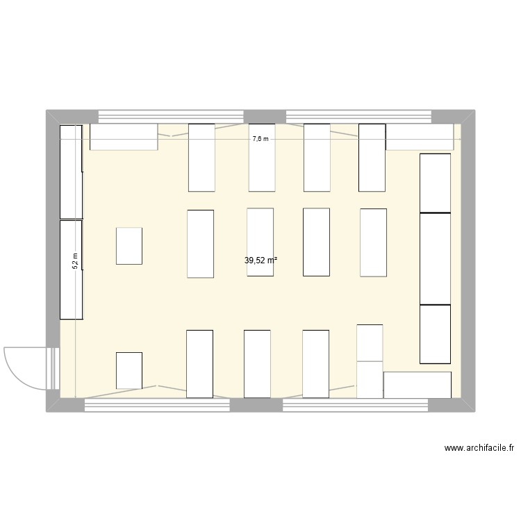 classe CM1-CM2. Plan de 1 pièce et 40 m2