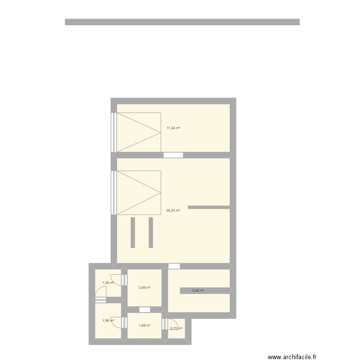 LR-. Plan de 8 pièces et 49 m2