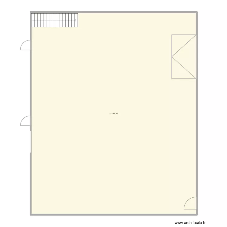 entrepot. Plan de 1  et 223 m²