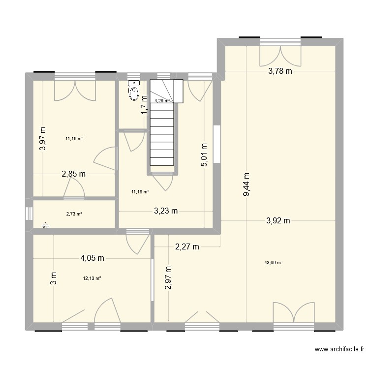 RDC. Plan de 6 pièces et 85 m2