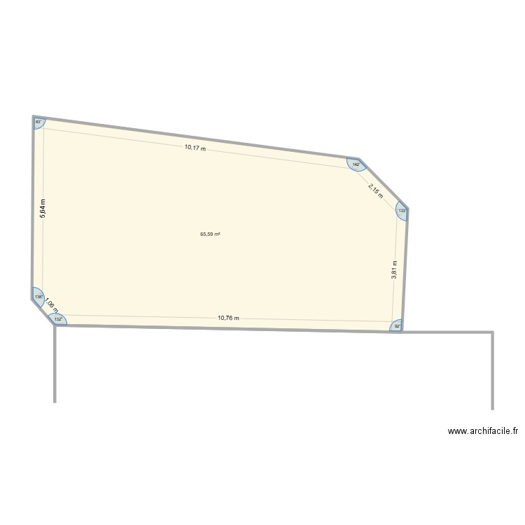 Terrasse vierge. Plan de 1 pièce et 66 m2