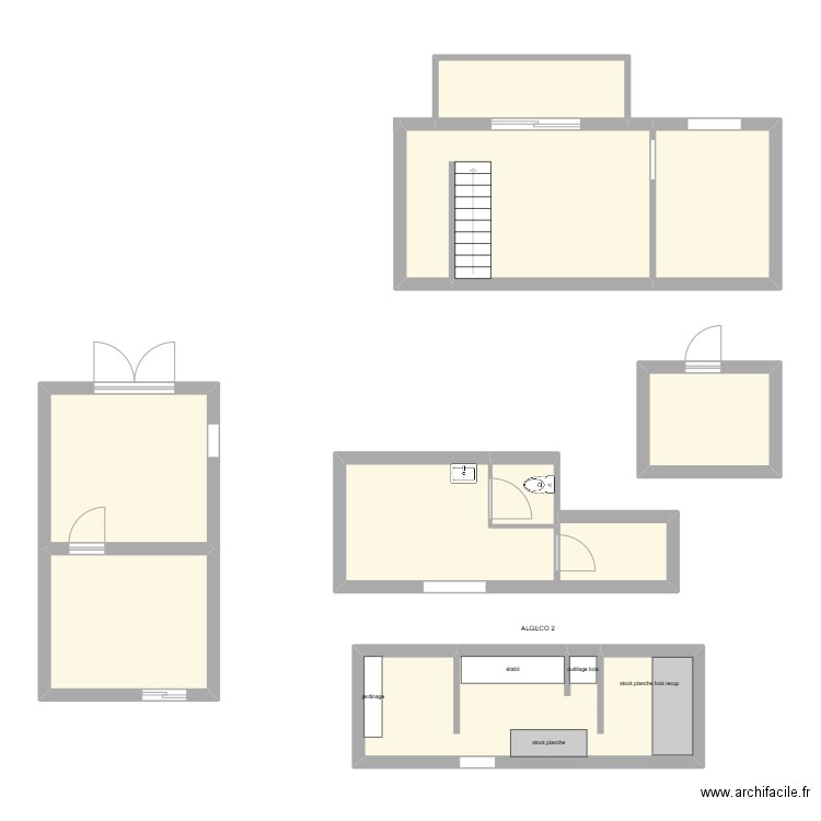 stockage tech. Plan de 9 pièces et 91 m2
