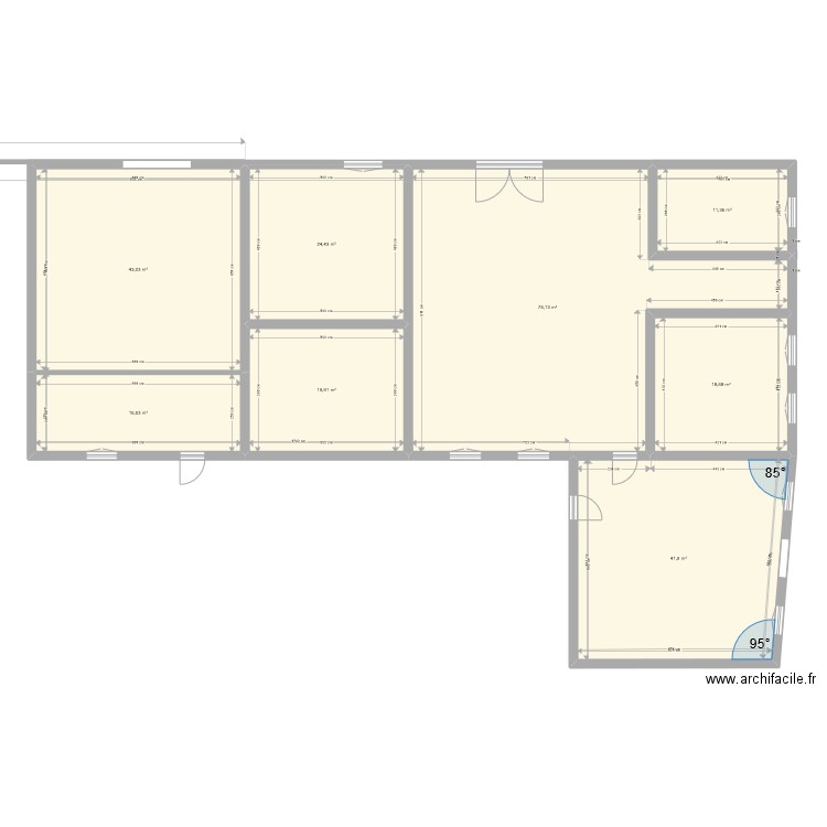 PLAN RDC. Plan de 8 pièces et 252 m2