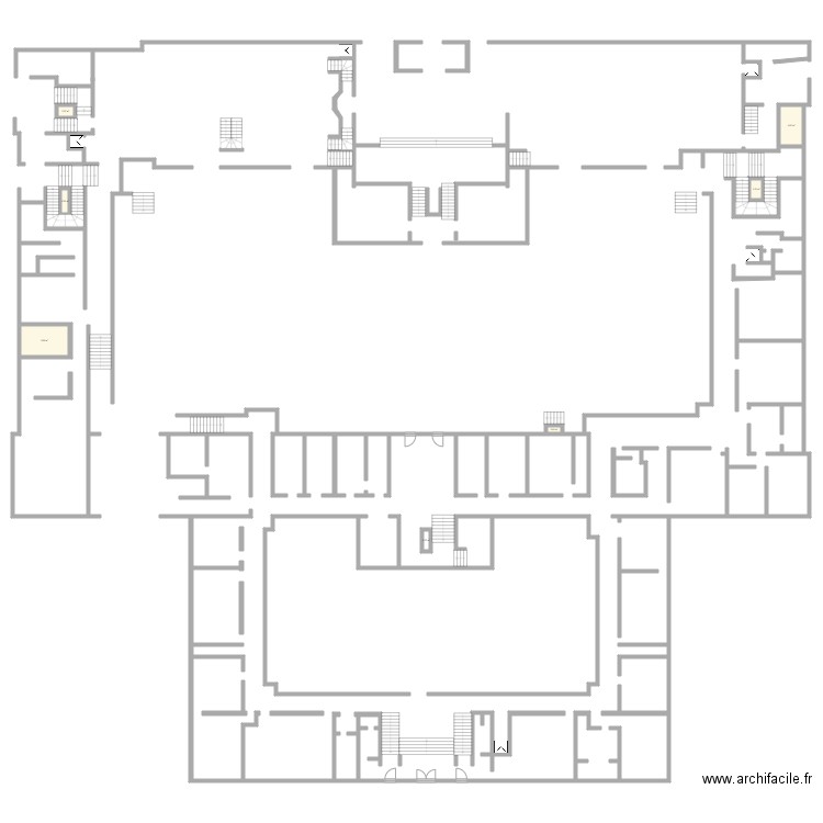 batiment A rdc. Plan de 7 pièces et 17 m2