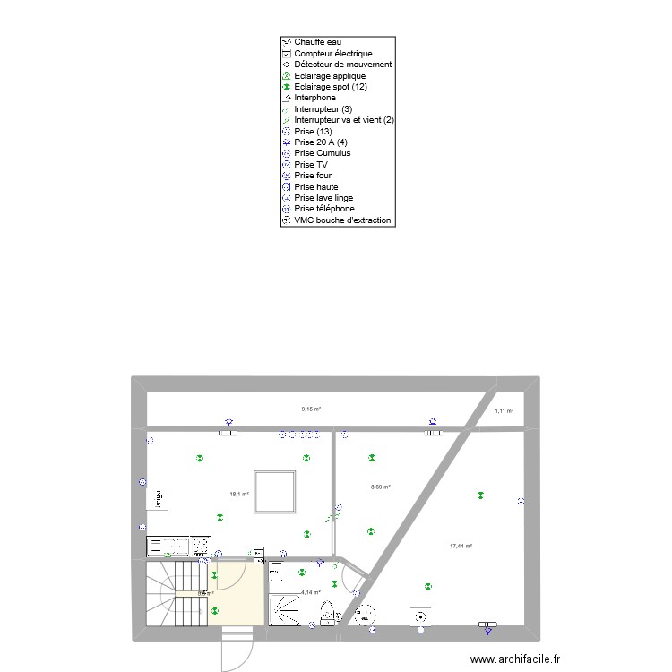 Pharmacie Studio gauche combles aménageables 25102021. Plan de 0 pièce et 0 m2
