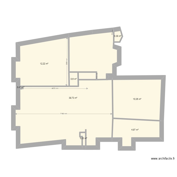 Plan sci AAr Nimes. Plan de 8 pièces et 68 m2