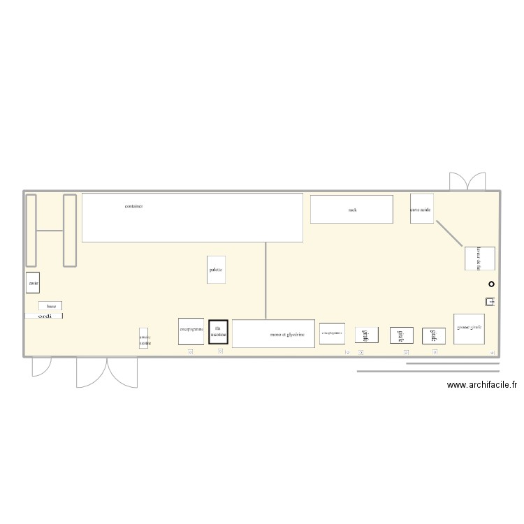 salle de fab sans étagére. Plan de 0 pièce et 0 m2