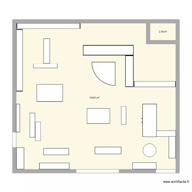 Lacoste. Plan de 2  et 113 m²