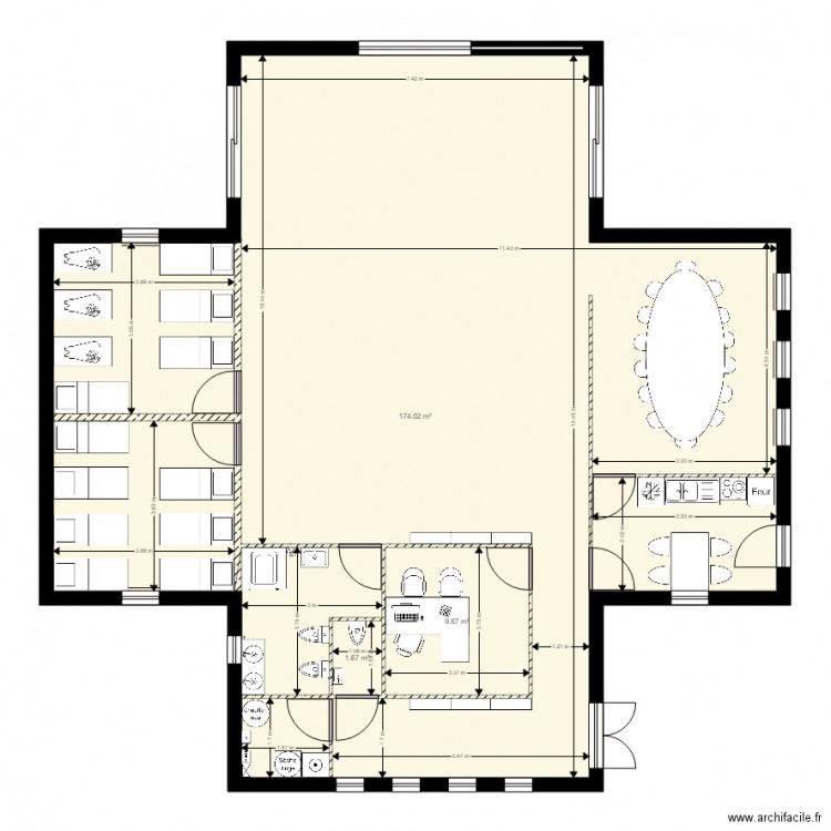 micro crèche. Plan de 3 pièces et 185 m2