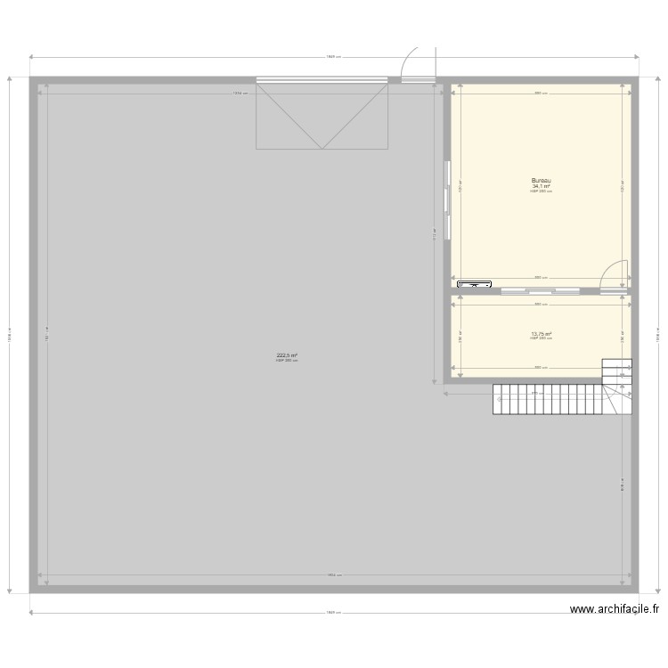 LOT 1 Etage. Plan de 3 pièces et 270 m2