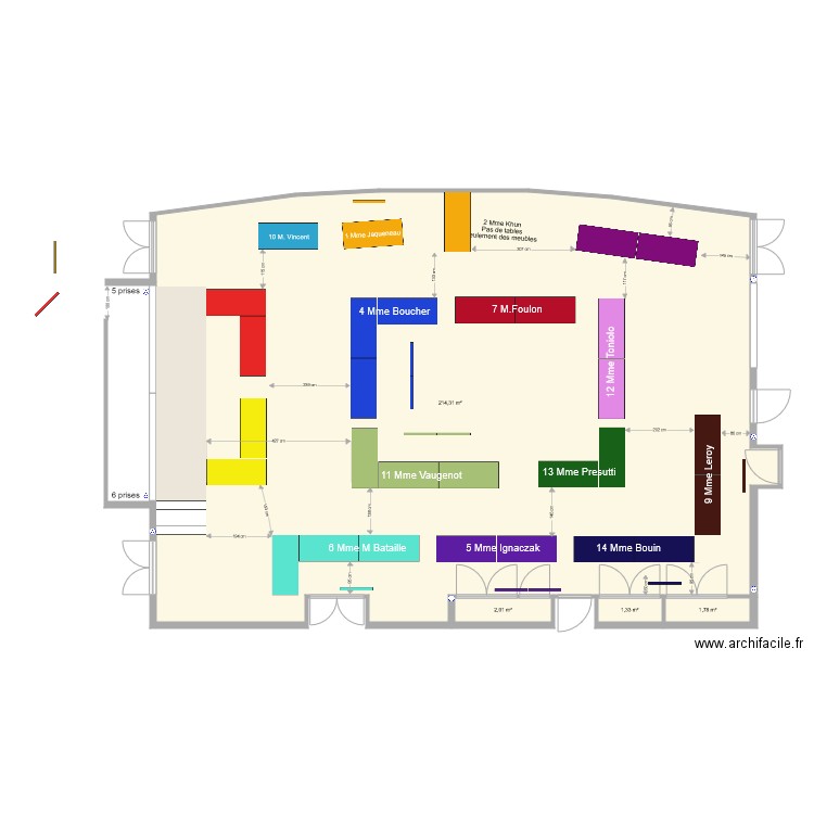 Salle des fêtes Kanfen avec exposants 2022 au 13 décembre 2021. Plan de 4 pièces et 219 m2