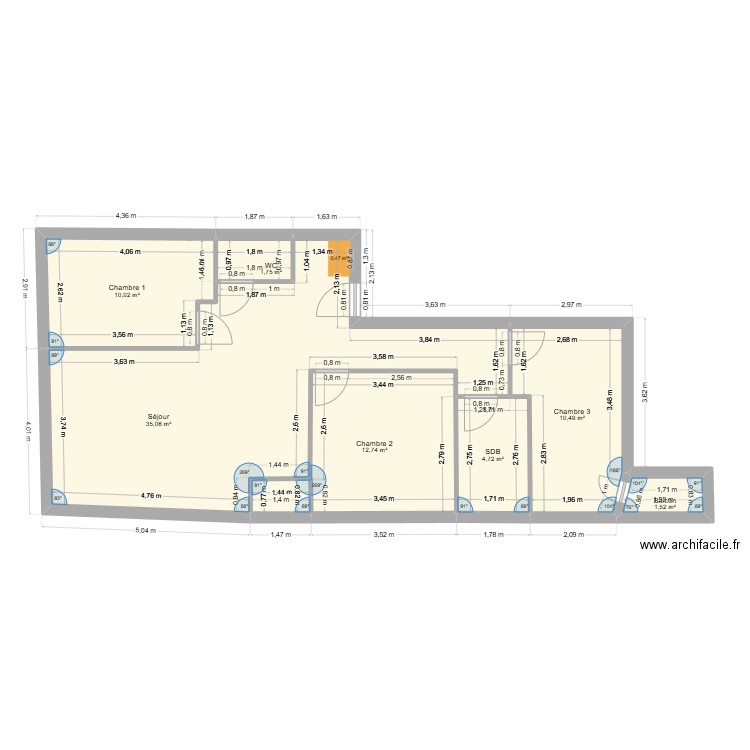 700. Plan de 7 pièces et 76 m2