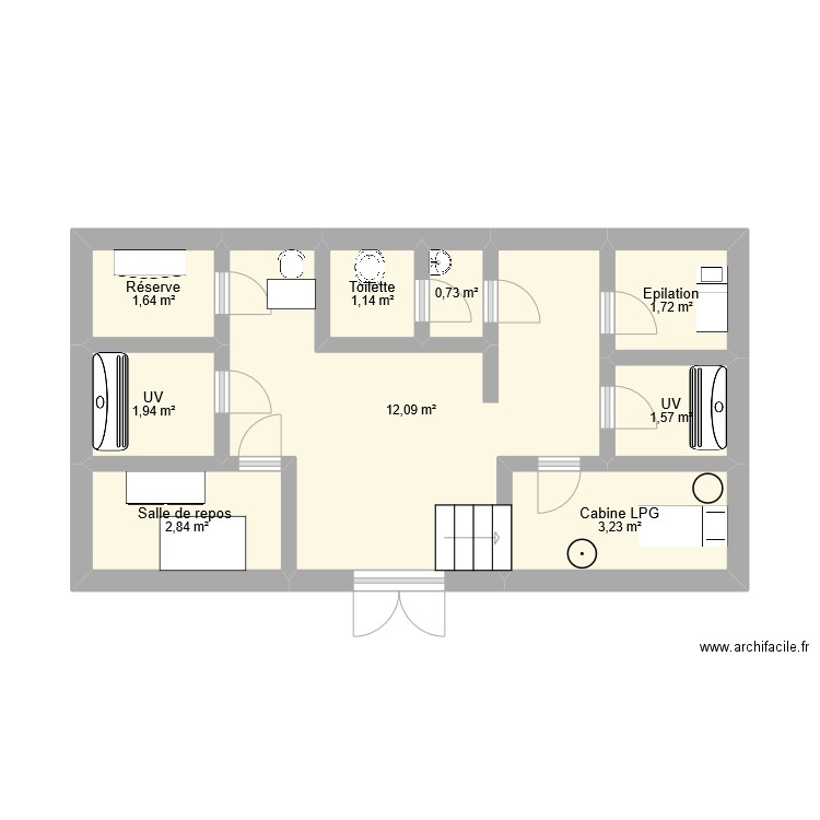 Institut. Plan de 9 pièces et 27 m2