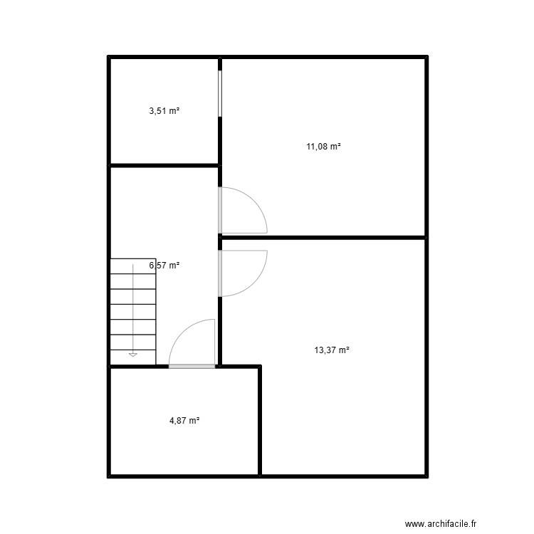 Roman. Plan de 9 pièces et 106 m2