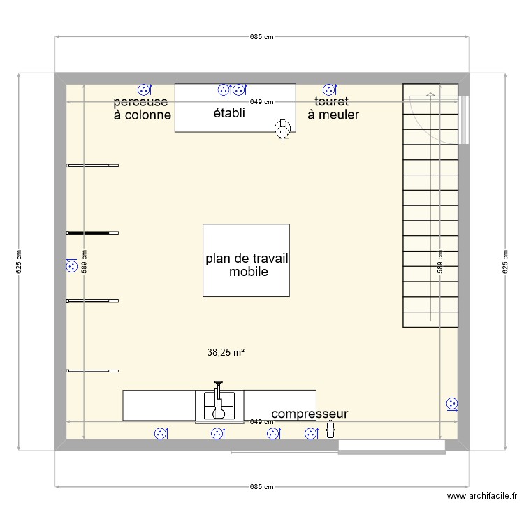 atelier logistique. Plan de 0 pièce et 0 m2