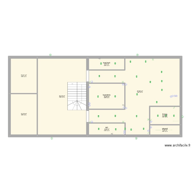 halle. Plan de 9 pièces et 141 m2